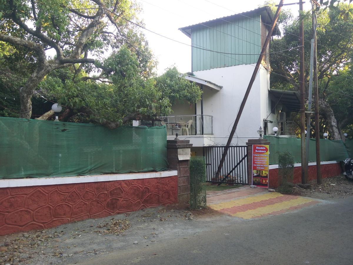 马哈巴莱斯赫瓦尔Shindola Residency住宿加早餐旅馆 外观 照片