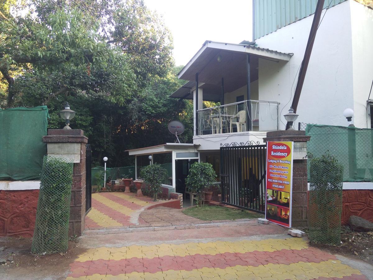 马哈巴莱斯赫瓦尔Shindola Residency住宿加早餐旅馆 外观 照片